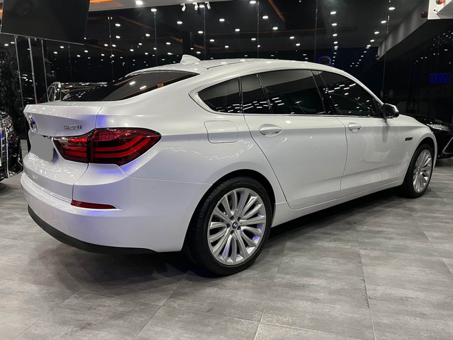 H&agrave;ng hiếm BMW 528i GT rao b&aacute;n chỉ 600 triệu, nhưng người b&aacute;n khẳng định 'kh&ocirc;ng kh&aacute;c g&igrave; xe 2-3 tỷ' nhờ 1 chi tiết kh&ocirc;ng giống ai - Ảnh 2.