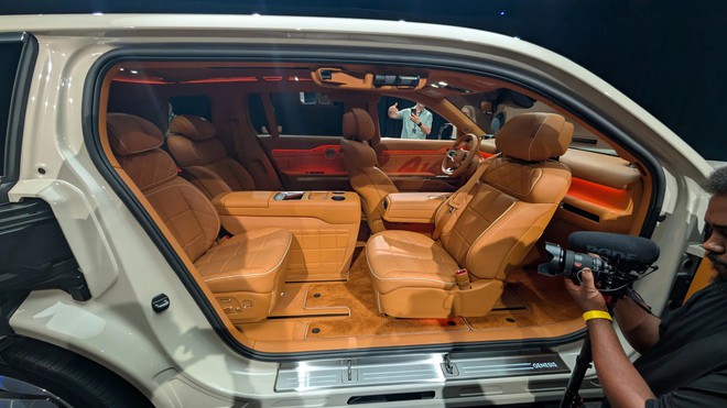 Chi tiết Genesis GV90 mới ra mắt: SUV điện cỡ lớn c&oacute; cửa mở kiểu Rolls-Royce, c&ocirc;ng suất 657 m&atilde; lực, gi&aacute; b&aacute;n vẫn l&agrave; ẩn số - Ảnh 7.