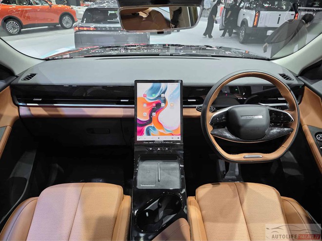 Jaecoo J5 EV vừa ra mắt Việt Nam th&ecirc;m bản mới 'sang xịn mịn' hơn: Chưa đến 500 triệu, nội thất hai m&agrave;u, pin to hơn, đi gần 500km/sạc - Ảnh 3.