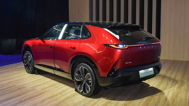 Mazda CX-6e 2026 n&acirc;ng cấp hệ thống LiDAR cực đỉnh, hoạt động đến 130 km/h, c&oacute; bản EV lẫn EREV - Ảnh 2.