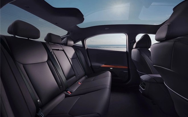 Hyundai tung sedan điện gi&aacute; quy đổi chỉ 600 triệu: Thiết kế như Lamborghini, chạy H&agrave; Nội - Quảng Trị chỉ trong 1 lần sạc - Ảnh 8.