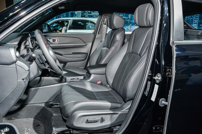 SUV &aacute;p đảo Top 5 Xe gia đ&igrave;nh 600 triệu - 1 tỷ đồng tại CCA 2026: HR-V &lsquo;chung m&acirc;m&rsquo; c&aacute;c xe tr&ecirc;n ph&acirc;n kh&uacute;c, Innova Cross l&agrave; MPV hiếm hoi - Ảnh 7.