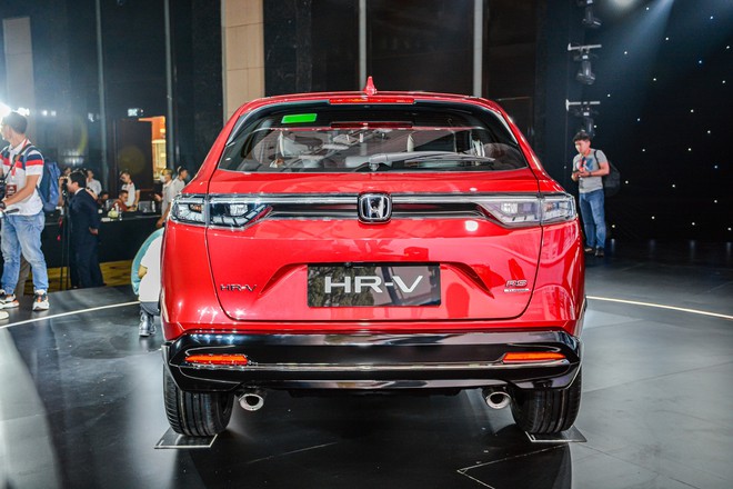 SUV &aacute;p đảo Top 5 Xe gia đ&igrave;nh 600 triệu - 1 tỷ đồng tại CCA 2026: HR-V &lsquo;chung m&acirc;m&rsquo; c&aacute;c xe tr&ecirc;n ph&acirc;n kh&uacute;c, Innova Cross l&agrave; MPV hiếm hoi - Ảnh 6.