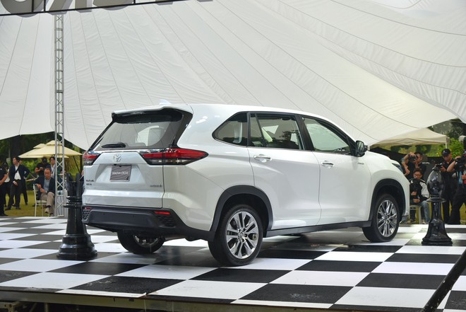 SUV &aacute;p đảo Top 5 Xe gia đ&igrave;nh 600 triệu - 1 tỷ đồng tại CCA 2026: HR-V &lsquo;chung m&acirc;m&rsquo; c&aacute;c xe tr&ecirc;n ph&acirc;n kh&uacute;c, Innova Cross l&agrave; MPV hiếm hoi - Ảnh 10.