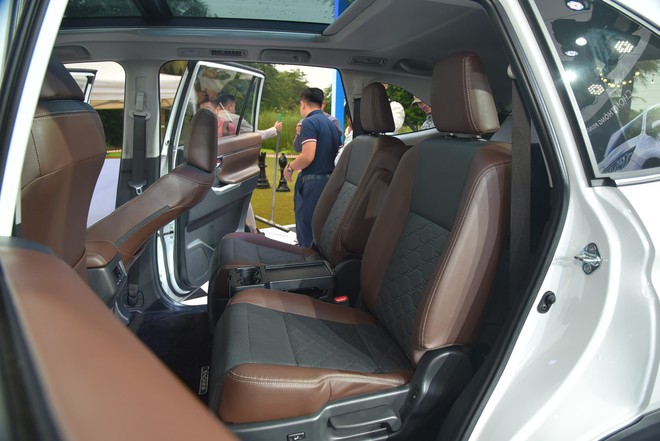 SUV &aacute;p đảo Top 5 Xe gia đ&igrave;nh 600 triệu - 1 tỷ đồng tại CCA 2026: HR-V &lsquo;chung m&acirc;m&rsquo; c&aacute;c xe tr&ecirc;n ph&acirc;n kh&uacute;c, Innova Cross l&agrave; MPV hiếm hoi - Ảnh 12.