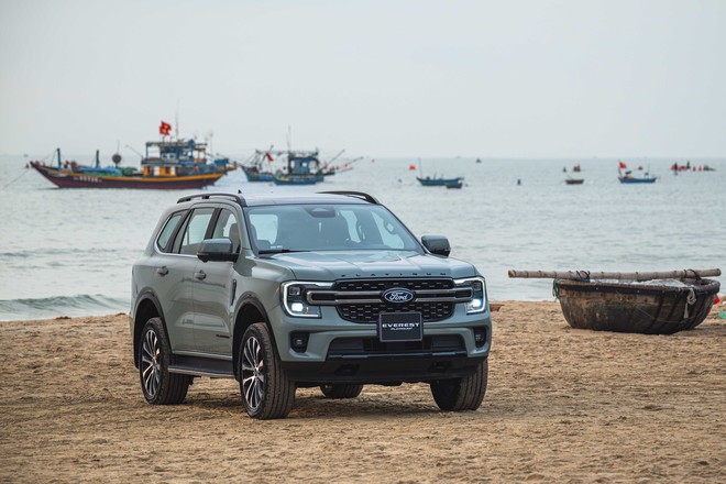 Xe c&oacute; t&ugrave;y chọn hybrid &lsquo;chiếm s&oacute;ng&rsquo; Top 5 Xe gia đ&igrave;nh 1-2 tỷ đồng tại CCA 2026: Carnival l&agrave; MPV duy nhất cạnh tranh nh&oacute;m SUV cỡ C, D - Ảnh 10.