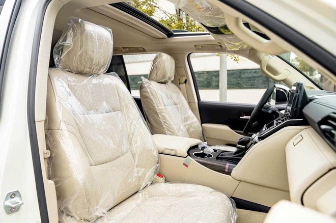 Chưa ra mắt, Toyota Land Cruiser hybrid đ&atilde; bị b&aacute;n ch&ecirc;nh 900 triệu tại Việt Nam - Ảnh 5.