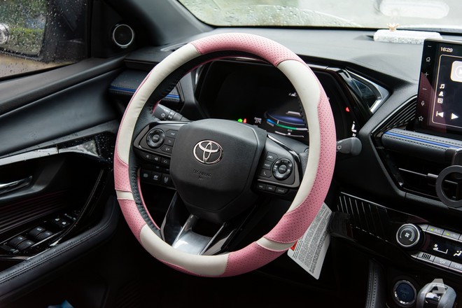 L&aacute;i thử từ Creta, Seltos tới CX-5, nữ chủ xe 25 tuổi chốt Toyota Yaris Cross HEV: &lsquo;Tiện nghi ổn, động cơ hybrid c&oacute; thứ cần cải thiện&rsquo; - Ảnh 14.