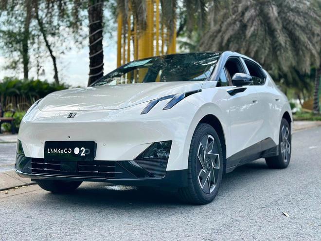 Lynk & Co 02 v&agrave; 03 chốt ra mắt Việt Nam ngay th&aacute;ng n&agrave;y: Gi&aacute; dự kiến dưới 900 triệu, SUV điện đấu Corolla Cross, sedan cạnh tranh Civic - Ảnh 2.