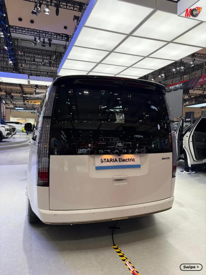 Hyundai Staria mới ra mắt gần Việt Nam: Nội thất c&oacute; ghế VIP massage, bản điện chạy 544km/sạc, c&oacute; cả t&ugrave;y chọn hybrid cạnh tranh Carnival - Ảnh 4.