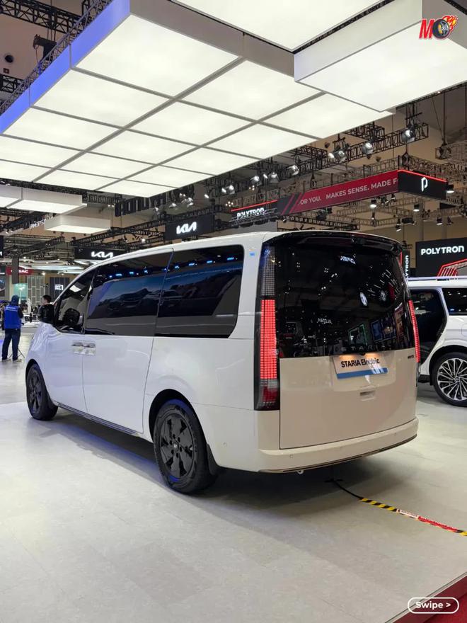 Hyundai Staria mới ra mắt gần Việt Nam: Nội thất c&oacute; ghế VIP massage, bản điện chạy 544km/sạc, c&oacute; cả t&ugrave;y chọn hybrid cạnh tranh Carnival - Ảnh 3.