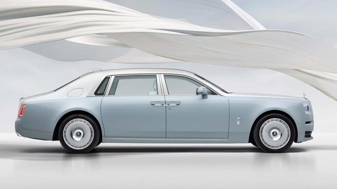 Hoa hậu Mai Phương Th&uacute;y đăng ảnh Rolls-Royce Phantom đ&uacute;ng ng&agrave;y sinh nhật: Bản giới hạn 10 chiếc to&agrave;n cầu, gi&aacute; quy đổi gần 68 tỷ đồng - Ảnh 6.