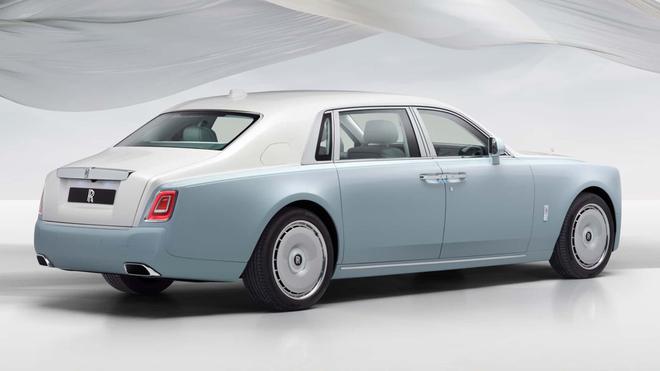 Hoa hậu Mai Phương Th&uacute;y đăng ảnh Rolls-Royce Phantom đ&uacute;ng ng&agrave;y sinh nhật: Bản giới hạn 10 chiếc to&agrave;n cầu, gi&aacute; quy đổi gần 68 tỷ đồng - Ảnh 3.
