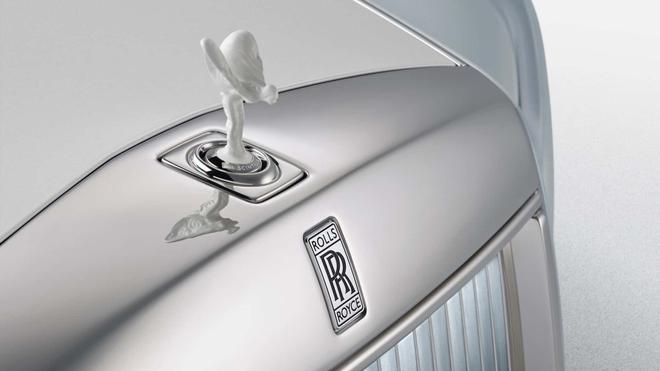 Hoa hậu Mai Phương Th&uacute;y đăng ảnh Rolls-Royce Phantom đ&uacute;ng ng&agrave;y sinh nhật: Bản giới hạn 10 chiếc to&agrave;n cầu, gi&aacute; quy đổi gần 68 tỷ đồng - Ảnh 5.