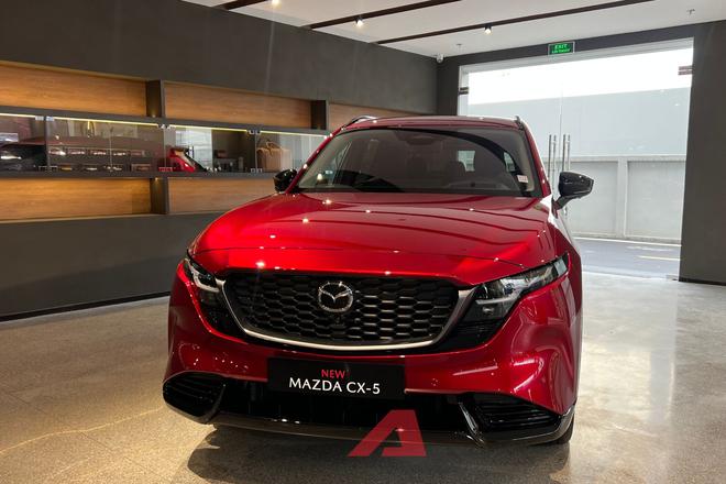 Mazda CX-5 xả kho giảm gi&aacute; tới 107 triệu đồng tại đại l&yacute;, bản cao gi&aacute; xuống &aacute;p s&aacute;t Toyota Yaris Cross - Ảnh 4.