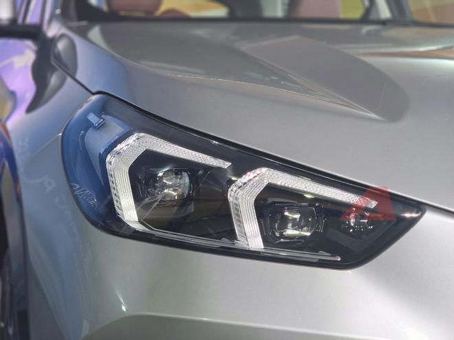 Ảnh thực tế BMW X1 2026 gi&aacute; gần 1,7 tỷ đồng vừa về Việt Nam: Thay đổi to&agrave;n diện từ ngo&agrave;i v&agrave;o trong, c&oacute; ADAS cạnh tranh Q3 - Ảnh 13.