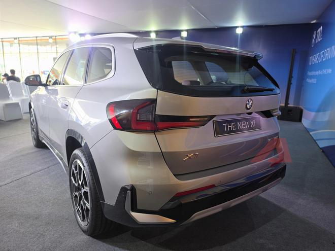 Ảnh thực tế BMW X1 2026 gi&aacute; gần 1,7 tỷ đồng vừa về Việt Nam: Thay đổi to&agrave;n diện từ ngo&agrave;i v&agrave;o trong, c&oacute; ADAS cạnh tranh Q3 - Ảnh 10.