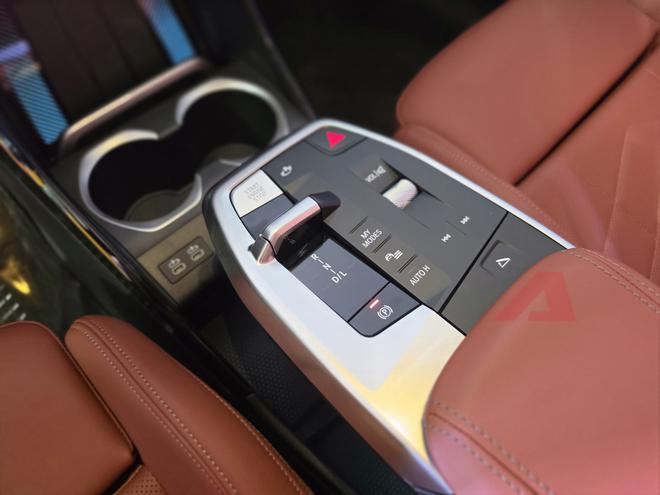 Ảnh thực tế BMW X1 2026 gi&aacute; gần 1,7 tỷ đồng vừa về Việt Nam: Thay đổi to&agrave;n diện từ ngo&agrave;i v&agrave;o trong, c&oacute; ADAS cạnh tranh Q3 - Ảnh 18.