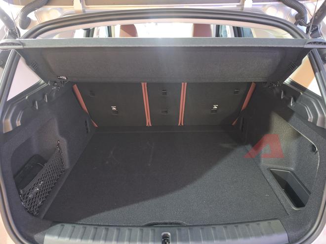 Ảnh thực tế BMW X1 2026 gi&aacute; gần 1,7 tỷ đồng vừa về Việt Nam: Thay đổi to&agrave;n diện từ ngo&agrave;i v&agrave;o trong, c&oacute; ADAS cạnh tranh Q3 - Ảnh 21.