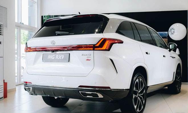 SUV 7 chỗ mới cạnh tranh Hyundai Palisade rục rịch về Việt Nam: PHEV đầy bình chạy gần 1.200km, cắm được thiết bị điện, có ghế massage - Ảnh 2.