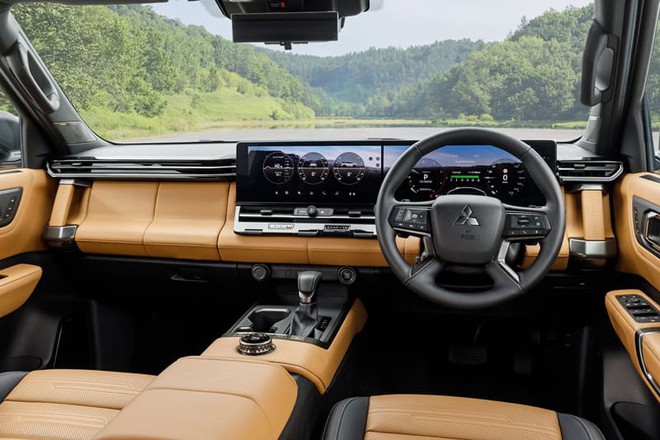 Mitsubishi Pajero 2026 giá dự kiến quy đổi hơn 1,2 tỷ đồng ở gần Việt Nam: 3 bản, khác tiện nghi, dẫn động, ADAS từ bản rẻ nhất - Ảnh 9.