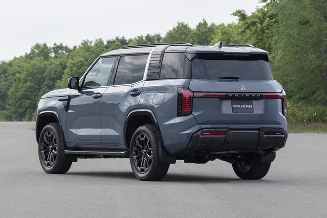 Mitsubishi Pajero 2026 giá dự kiến quy đổi hơn 1,2 tỷ đồng ở gần Việt Nam: 3 bản, khác tiện nghi, dẫn động, ADAS từ bản rẻ nhất - Ảnh 6.