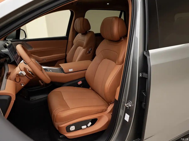 BYD c&oacute; SUV mới gi&aacute; quy đổi từ hơn 1,1 tỷ đồng: Đầy điện chạy gần 1.000km, sạc 10-97% chỉ trong 9 ph&uacute;t, phần cứng khủng hỗ trợ tự l&aacute;i - Ảnh 7.
