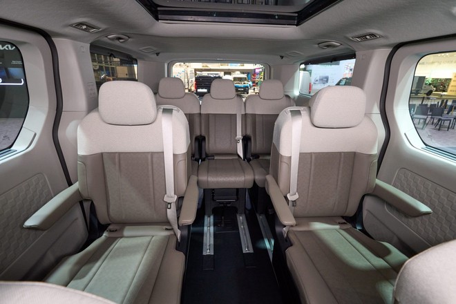 Kia PV7 ra mắt: 23 phi&ecirc;n bản, t&ugrave;y biến tới 11 chỗ ngồi, chạy 460km/sạc, c&oacute; ADAS cạnh tranh Transit - Ảnh 8.