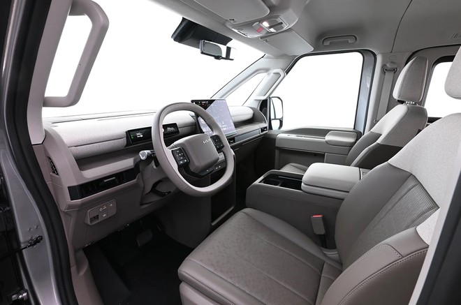 Kia PV7 ra mắt: 23 phi&ecirc;n bản, t&ugrave;y biến tới 11 chỗ ngồi, chạy 460km/sạc, c&oacute; ADAS cạnh tranh Transit - Ảnh 7.