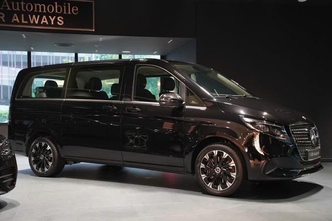 Mercedes-Benz V-Class giảm gi&aacute; kỷ lục 600 triệu tại Việt Nam: Thực tế c&ograve;n gần 2,8 tỷ đồng, bằng 2 chiếc Carnival hybrid - Ảnh 2.