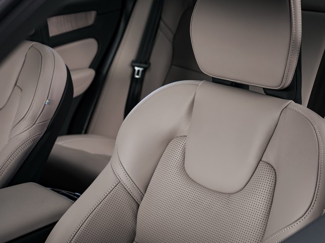Volvo XC60 nâng cấp lớn: Đèn mới, thêm tính năng ADAS, chạy 126km không cần xăng - Ảnh 20.