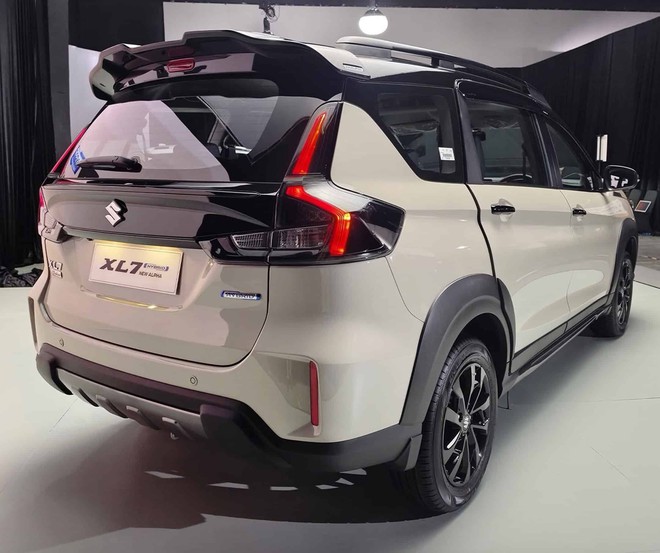 Suzuki XL7 Hybrid mới sắp v&agrave;o Việt Nam lộ th&ocirc;ng số: Hai phi&ecirc;n bản, ăn xăng &iacute;t hơn, m&agrave;n n&acirc;ng cấp - Ảnh 9.