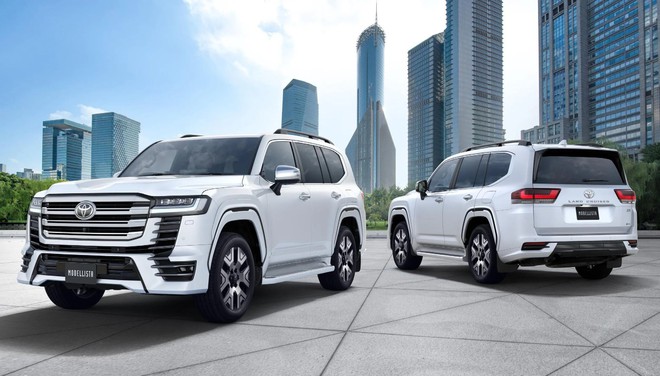 Toyota Land Cruiser 2026 ra mắt với g&oacute;i ngoại thất hầm hố, treo th&iacute;ch ứng, bỏ m&aacute;y xăng, d&ugrave;ng loại hybrid giống bản vừa b&aacute;n ở Việt Nam - Ảnh 7.
