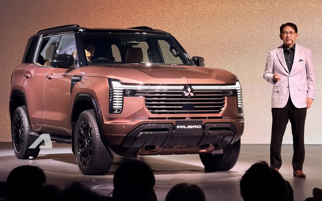 Mitsubishi Pajero thế hệ mới ra mắt: Khung gầm rời, 2 màn lớn, máy dầu 2.4L, có thể thêm hybrid cạnh tranh Land Cruiser, lắp ở gần Việt Nam - Ảnh 1.