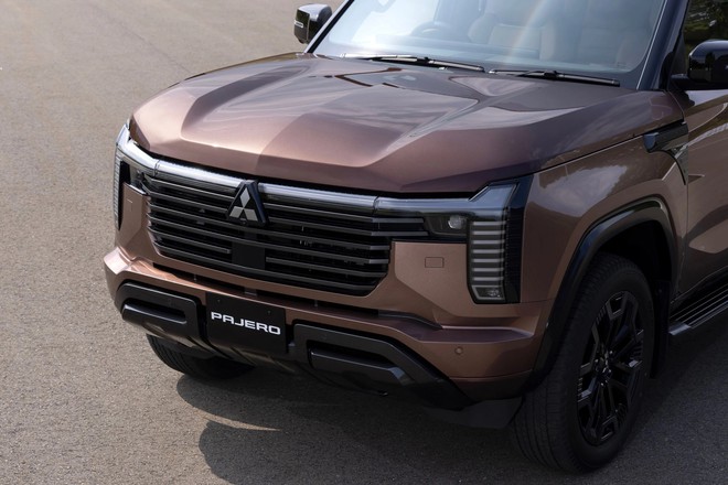 Mitsubishi Pajero thế hệ mới ra mắt: Khung gầm rời, 2 màn lớn, máy dầu 2.4L, có thể thêm hybrid cạnh tranh Land Cruiser, lắp ở gần Việt Nam - Ảnh 15.