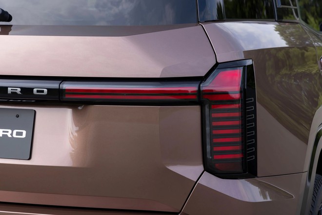 Mitsubishi Pajero thế hệ mới ra mắt: Khung gầm rời, 2 màn lớn, máy dầu 2.4L, có thể thêm hybrid cạnh tranh Land Cruiser, lắp ở gần Việt Nam - Ảnh 16.