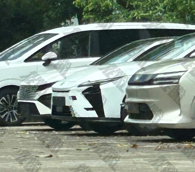 Lexus ES hybrid đời mới lộ diện tại Việt Nam với các màu sắc khác nhau, ra mắt tháng sau cạnh tranh 5 Series, E-Class - Ảnh 3.
