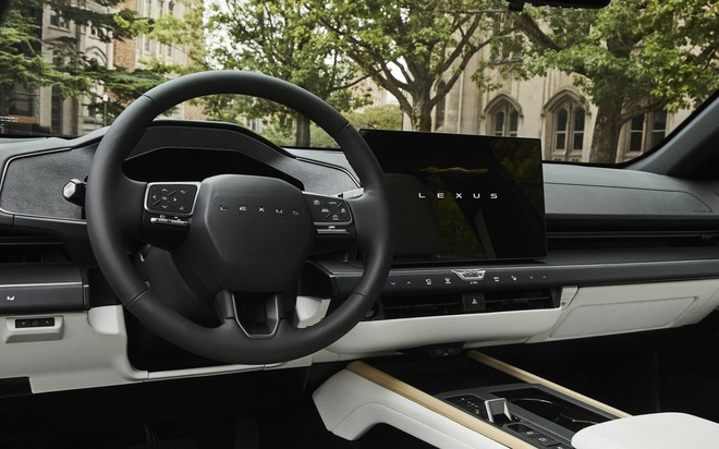Xe điện Lexus đầu ti&ecirc;n Việt Nam lộ diện: Gi&aacute; dự kiến gần 3 tỷ đồng, chạy hơn 440km/sạc, cắm nhanh nửa tiếng đầy 10-80% pin - Ảnh 13.