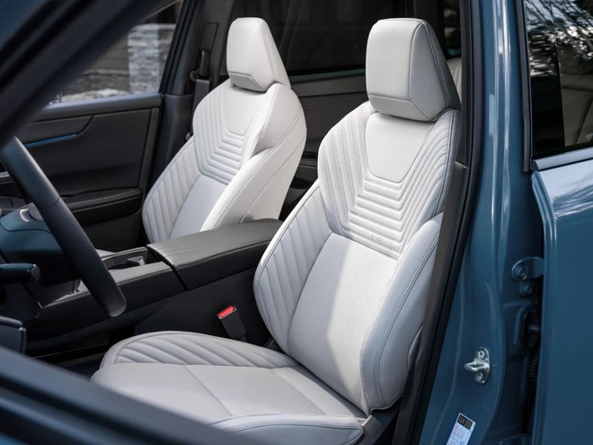 Nissan X-Trail đời mới có giá quy đổi từ hơn 920 triệu đồng: Chung gầm Outlander nhưng thiết kế khác hẳn, động cơ hybrid hỗn hợp chỉ tốn 6,2L/100km - Ảnh 15.