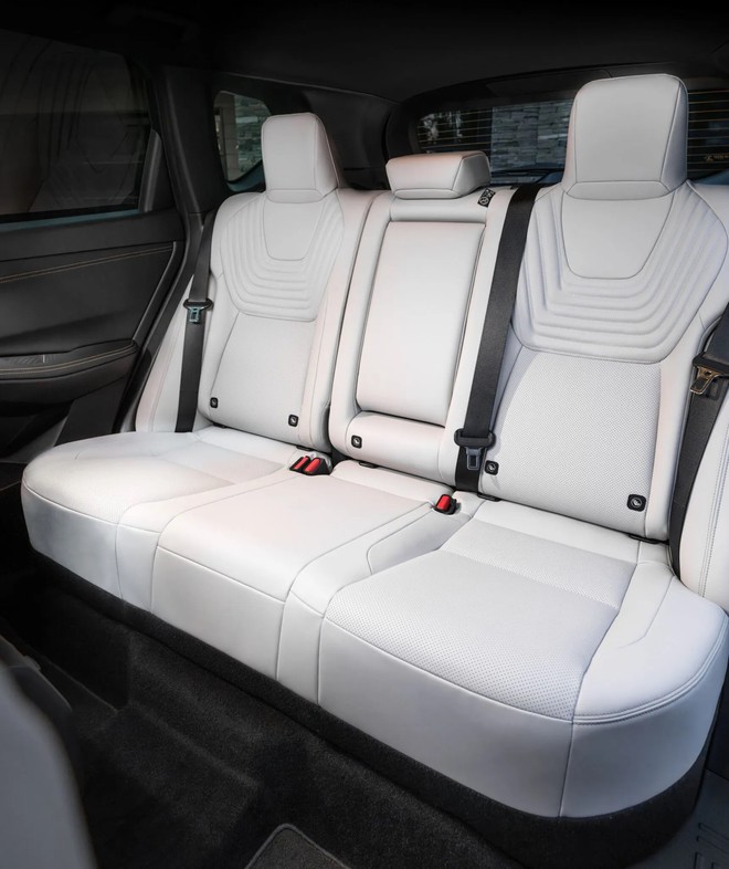 Nissan X-Trail đời mới có giá quy đổi từ hơn 920 triệu đồng: Chung gầm Outlander nhưng thiết kế khác hẳn, động cơ hybrid hỗn hợp chỉ tốn 6,2L/100km - Ảnh 16.