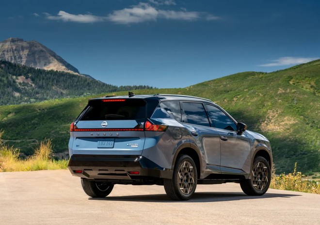 Nissan X-Trail đời mới có giá quy đổi từ hơn 920 triệu đồng: Chung gầm Outlander nhưng thiết kế khác hẳn, động cơ hybrid hỗn hợp chỉ tốn 6,2L/100km - Ảnh 2.