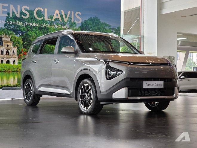 Xem thực tế Kia Carens Clavis tại Việt Nam: Thiết kế bắt mắt hơn, c&oacute; phanh điện tử, cửa n&oacute;c, ADAS, cạnh tranh Xpander, BR-V - Ảnh 2.
