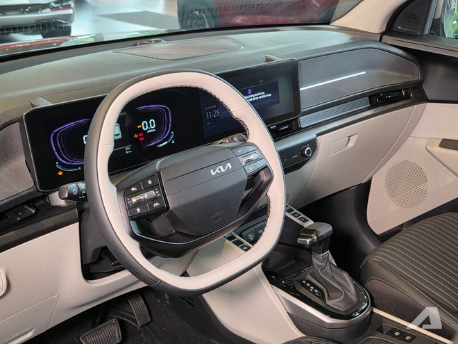 Xem thực tế Kia Carens Clavis tại Việt Nam: Thiết kế bắt mắt hơn, c&oacute; phanh điện tử, cửa n&oacute;c, ADAS, cạnh tranh Xpander, BR-V - Ảnh 15.