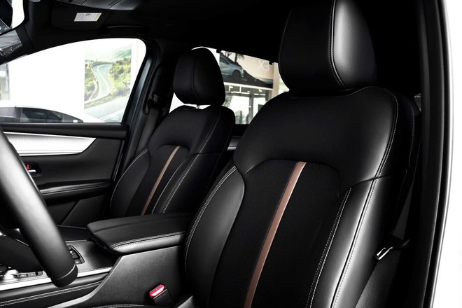 Mazda CX-90 giảm gi&aacute; hơn 80 triệu tại đại l&yacute;: Bản PHEV c&ograve;n 2,218 tỷ đồng, tăng sức cạnh tranh Palisade, Teramont - Ảnh 6.