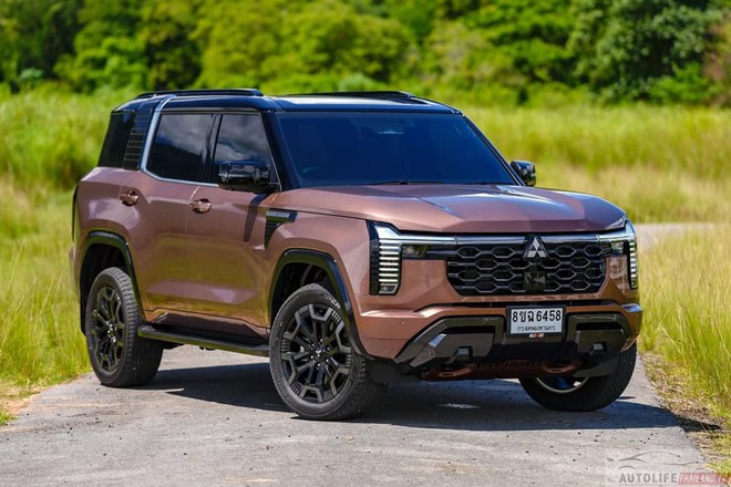 Mitsubishi Pajero thế hệ mới chốt ng&agrave;y ra mắt ĐN&Aacute;: 3 phi&ecirc;n bản gi&aacute; quy đổi từ 1,2 tỷ, m&aacute;y dầu hơn 200m&atilde; lực, tham vọng đấu Everest - Ảnh 12.
