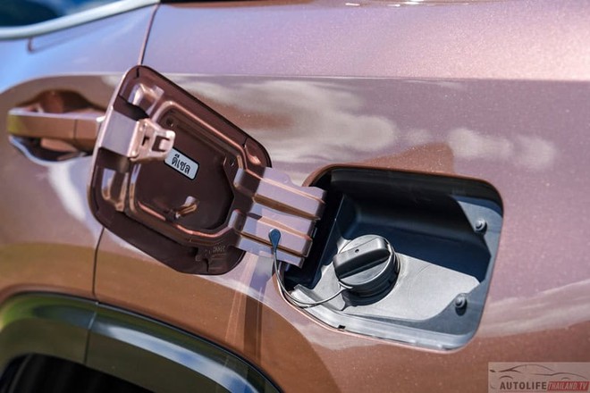 Mitsubishi Pajero thế hệ mới chốt ng&agrave;y ra mắt ĐN&Aacute;: 3 phi&ecirc;n bản gi&aacute; quy đổi từ 1,2 tỷ, m&aacute;y dầu hơn 200m&atilde; lực, tham vọng đấu Everest - Ảnh 22.
