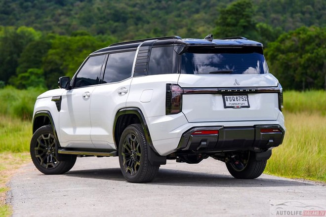 Mitsubishi Pajero thế hệ mới chốt ng&agrave;y ra mắt ĐN&Aacute;: 3 phi&ecirc;n bản gi&aacute; quy đổi từ 1,2 tỷ, m&aacute;y dầu hơn 200m&atilde; lực, tham vọng đấu Everest - Ảnh 18.