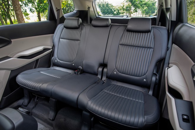 Kia Carens Clavis chốt gi&aacute; từ 639 triệu đồng tại Việt Nam: 2 phi&ecirc;n bản, ADAS tr&ecirc;n bản cao, b&aacute;n song song với cả mẫu cũ - Ảnh 9.