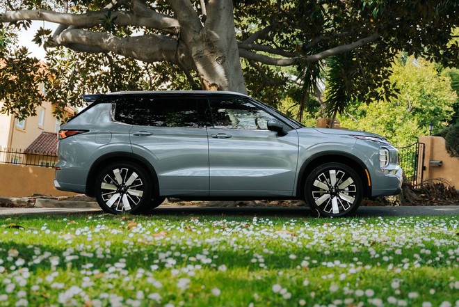Mitsubishi Outlander đời mới chốt về Việt Nam năm nay: Động cơ hybrid, dễ định vị tr&ecirc;n Destinator, cạnh tranh CR-V, Forester - Ảnh 4.