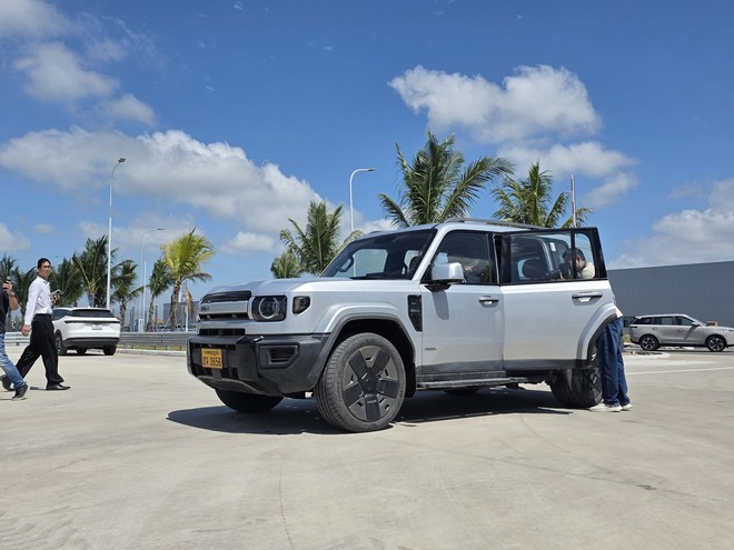 Xem thực tế iCaur V27 tại Việt Nam: REEV mạnh gần 450hp, AWD, dáng hầm hố như Land Cruiser - Ảnh 14.